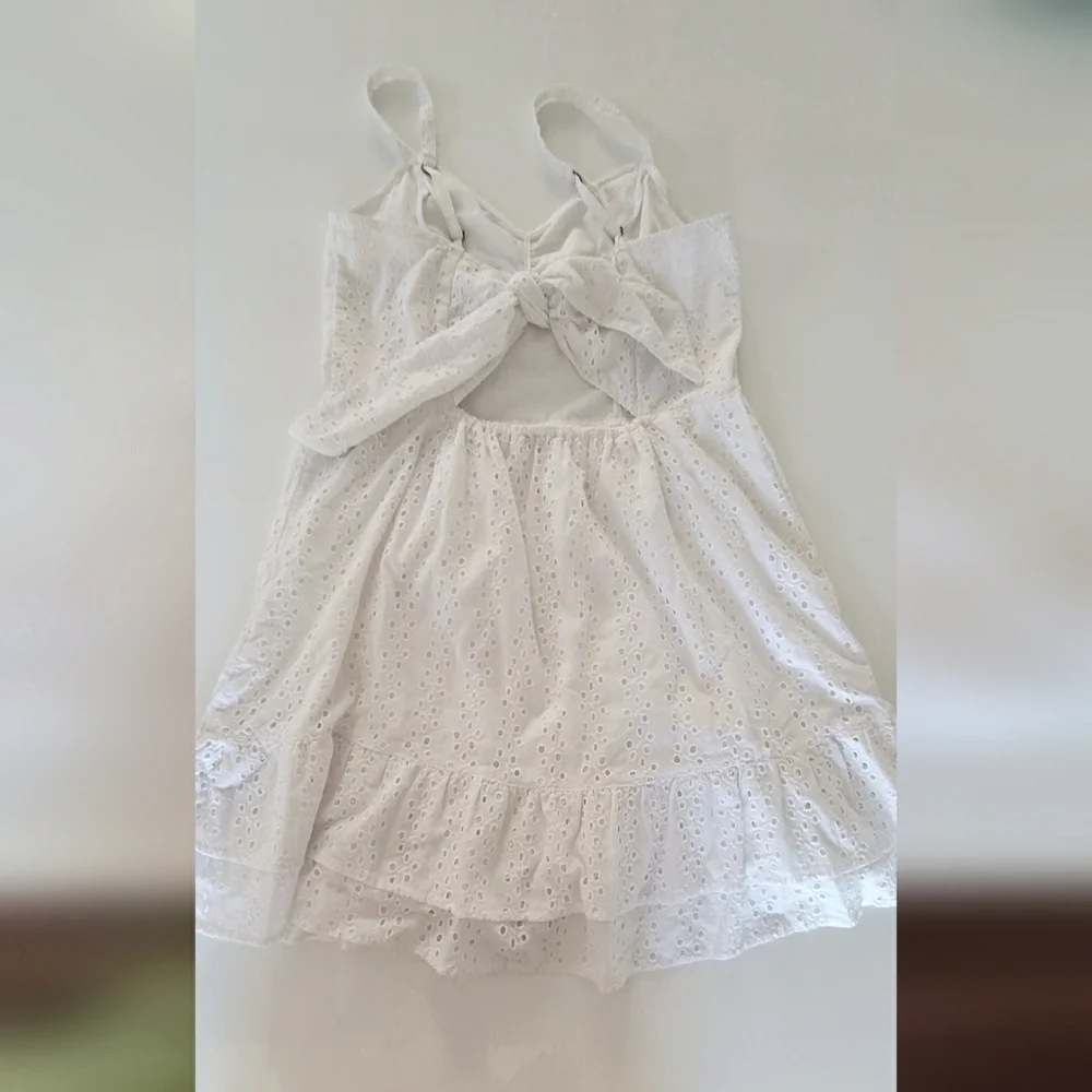 Hollister - White Eyelet Dress - Picture 3 of 5